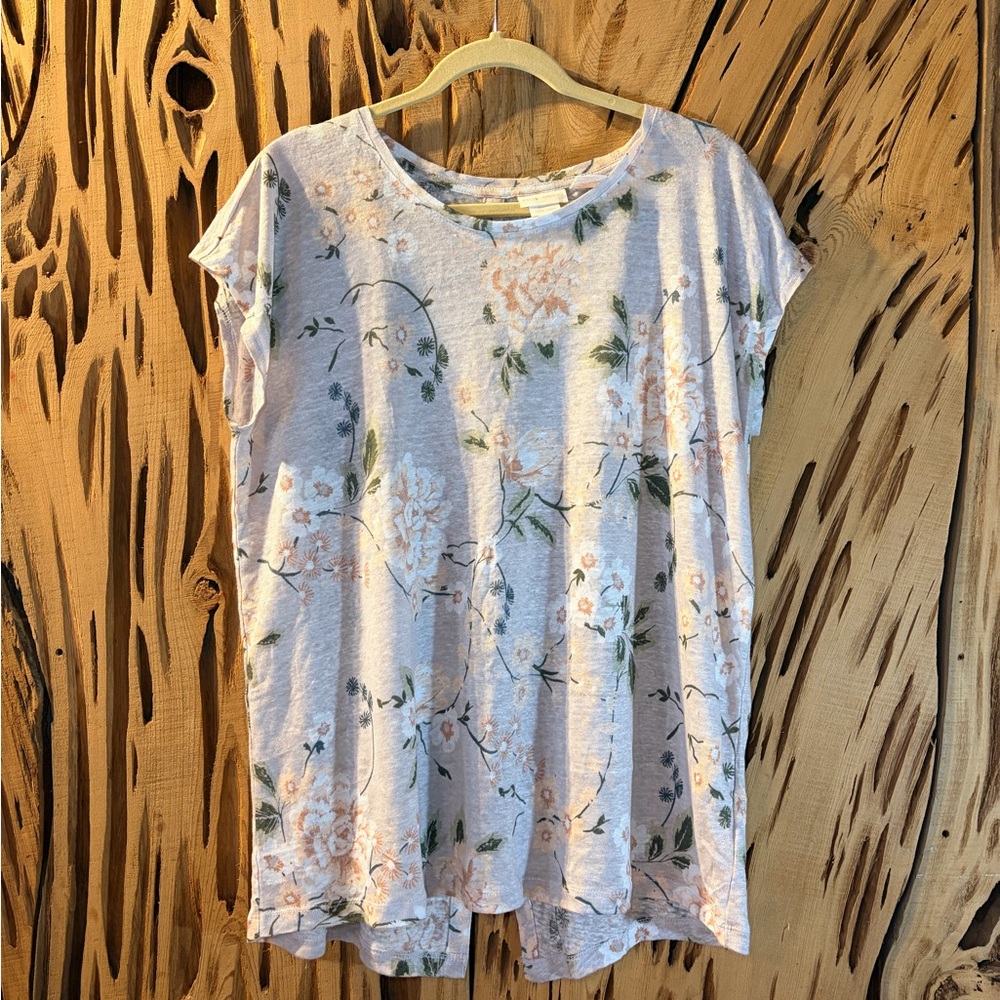 100% Linen Rachel Ashwell Floral Print button back Top. Size XL.